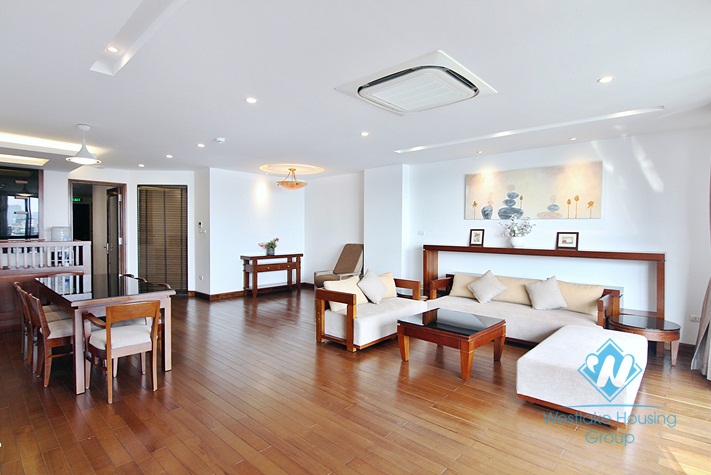 A 4 bedroom apartment with stunning lake view on Xuan dieu, Tay ho, Ha noi